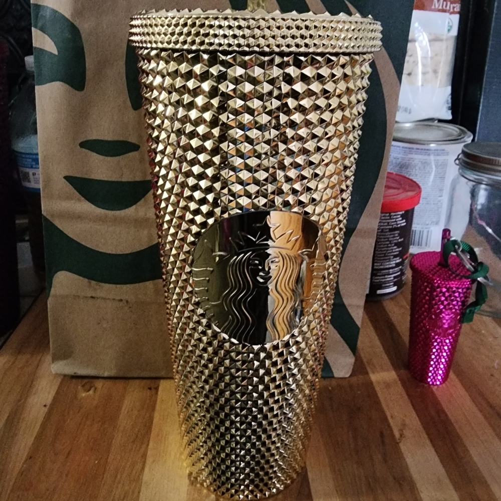 New Starbucks Christmas 2022 Gold Venti Studded  Diamond Tumbler 24oz Cold Cup